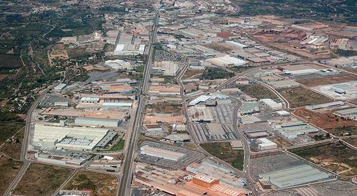 Bruselas libra a los sectores cerámicos europeos de pagar 3.500 millones hasta el 2030 por el comercio de emisiones