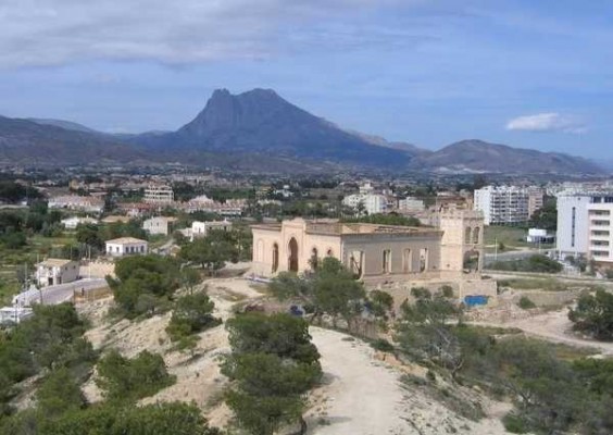 Comienza la construcción del apartahotel de los Orts Llinares en La Vila