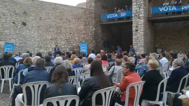 Martínez celebra su acto central de campaña en Peñíscola arropado por Fabra y Moliner