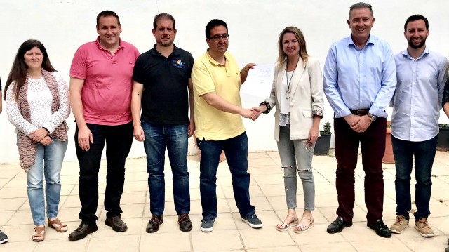 Carrasco firma el manifiesto de Coasveca y afirma que si gobierna 