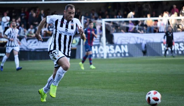 Siete jugadores del Castellón, con su futuro en el aire al expirar sus contratos