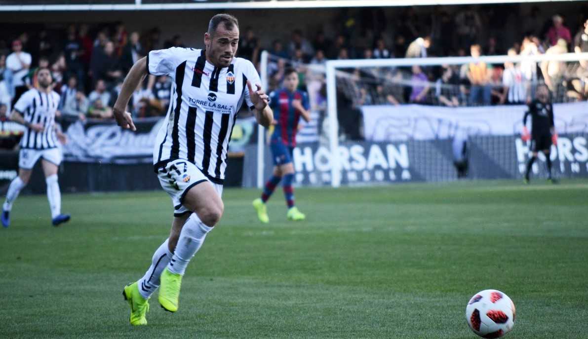 Siete jugadores del Castellón, con su futuro en el aire al expirar sus contratos