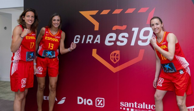 La Selección con las taronja Abalde, Pina y Casas se presenta para el Europeo bajo el lema ‘Queremos Más’
