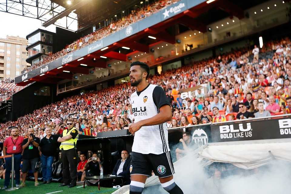 La Juve aparca su interés en Garay y se lanza a por Mustafi