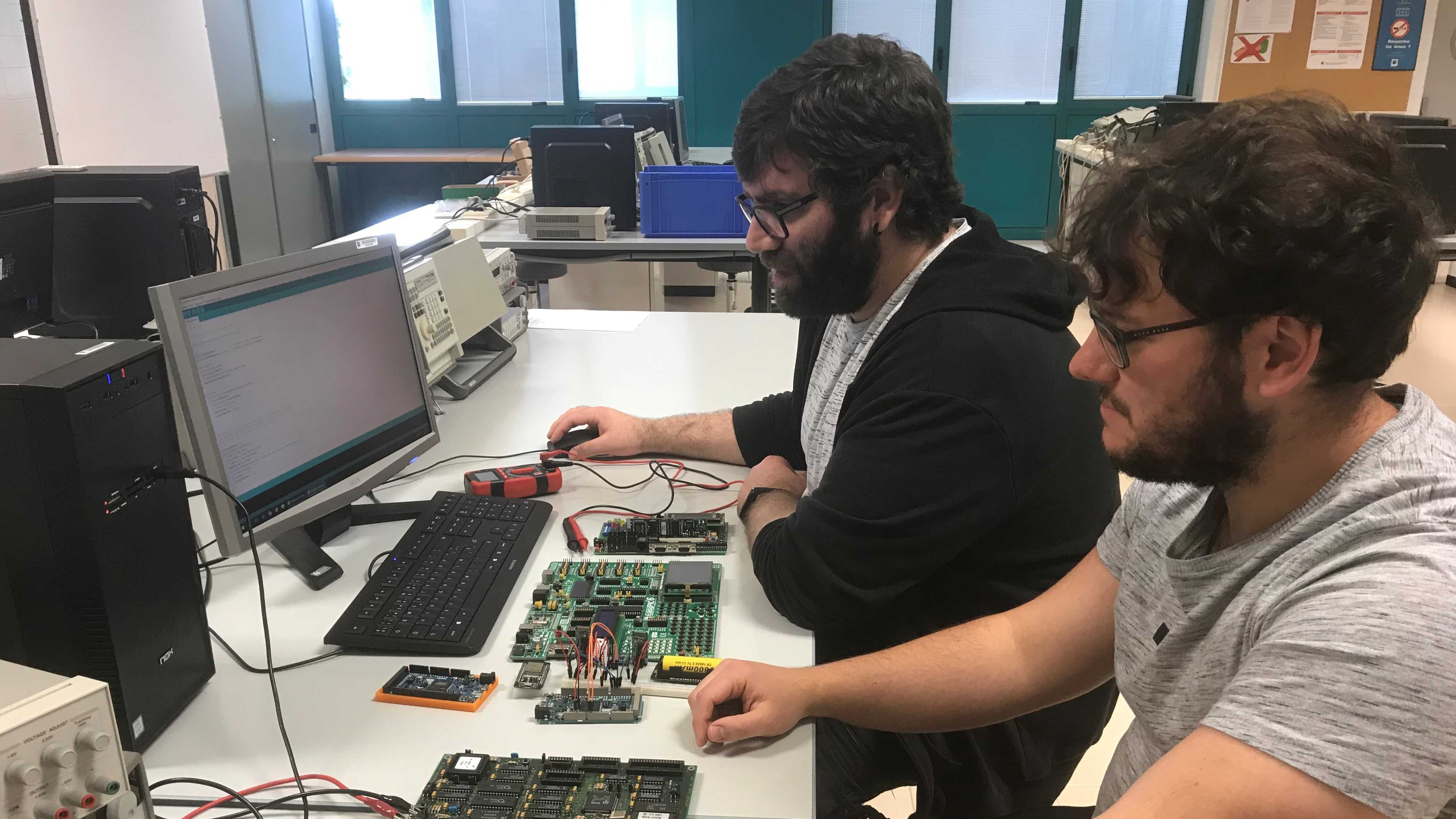 IoTsens y la UJI premian al mejor proyecto de IoT del Grado de Ingeniería Informática