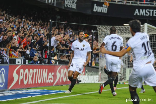 Garay aún no se entrena al mismo ritmo que sus compañeros