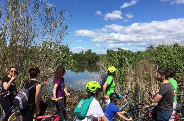  La confluencia visita en bicicleta los espacios que propone incluir en el Anillo Verde de Castelló
