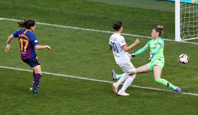 Sandra Paños y Gemma Gili, subcampeonas de la Champions tras caer el Barça ante el Lyon