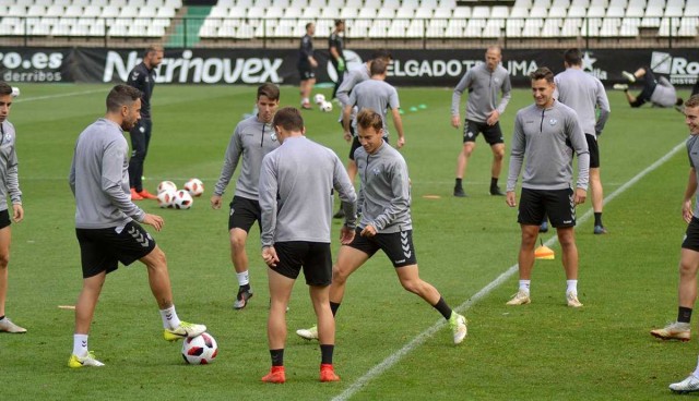 Cano cita a toda su plantilla para la final de este domingo