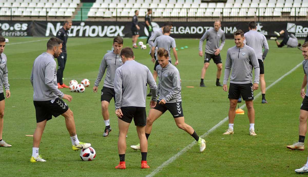 Cano cita a toda su plantilla para la final de este domingo