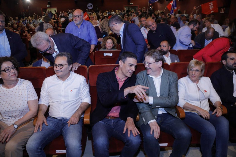 Pedro Sánchez junto a Paco Sanguino, Ximo Puig, Ana Barceló e Inmaculada Rodríguez Piñero / FOTOS: PEPE OLIVARES - 
