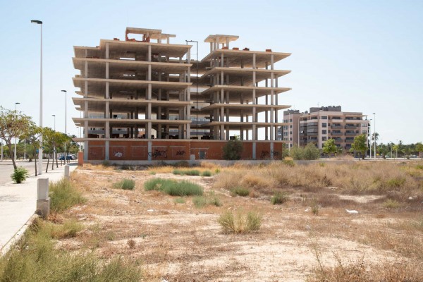 La otra cara del auge del ladrillo: la LCSP y el aumento de los costes retrasan proyectos en Elche