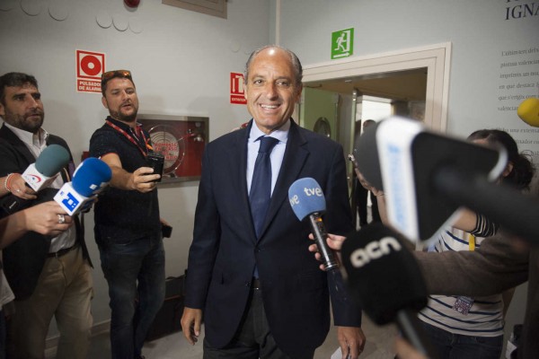Camps salva su tercer 'match ball'