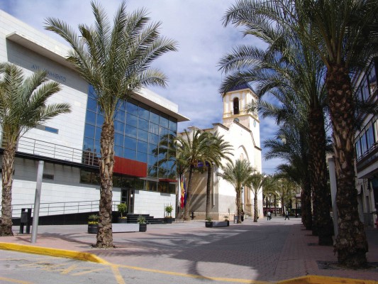 El juzgado abre diligencias contra el alcalde de Dolores por estafa en la venta de una casa
