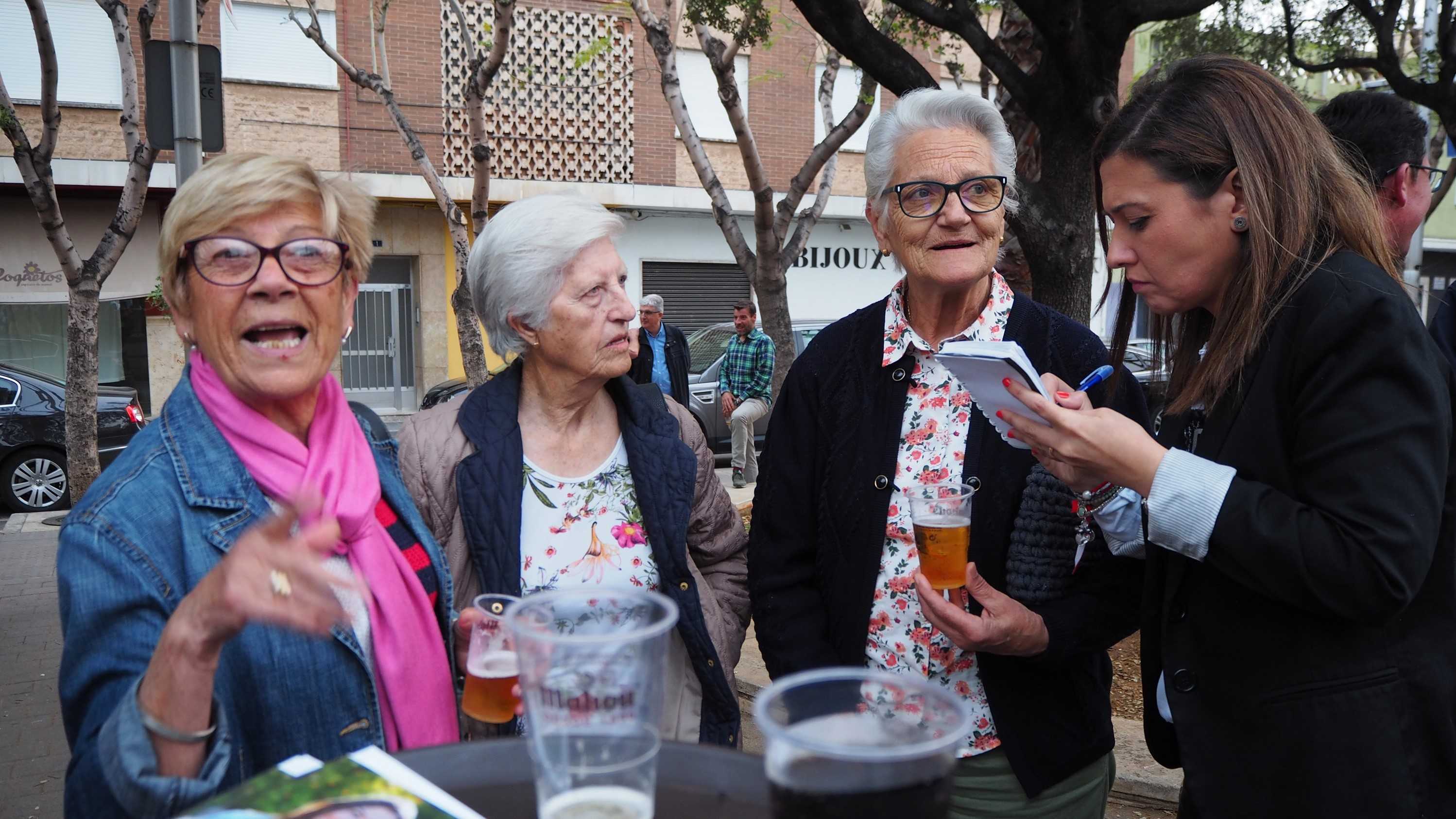 María Tormo se compromete a tener más en cuenta la opinión de los vecinos de Almassora