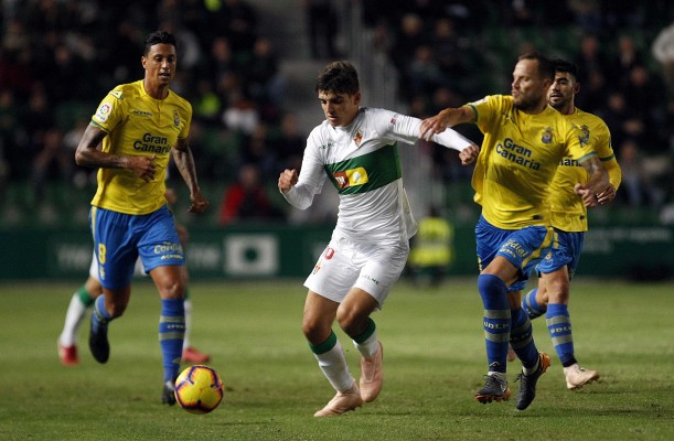 Gonzalo Villar seguirá desde la grada el partido ante el Tenerife por unas molestias en la rodilla