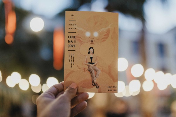 Este es el nuevo cartel de la 34ª edición de Cinema Jove 