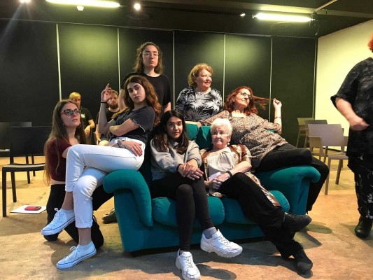 Una 'catarsis' a cargo de alumnos de teatro, enfermos mentales y pensionistas en La Rambleta