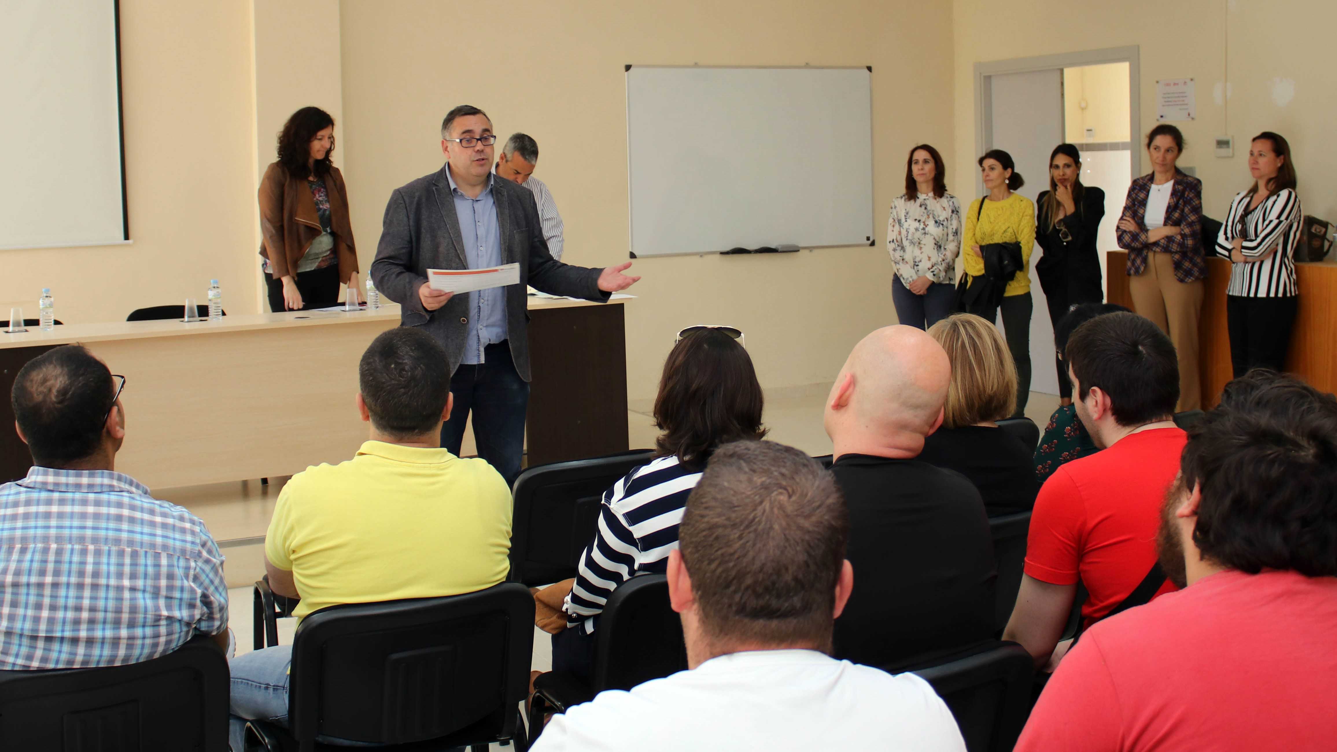Onda forma en fabricación de baldosas a 25 personas para facilitar su inserción laboral