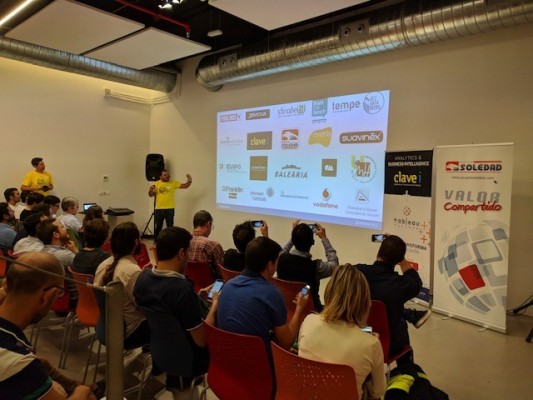  El centro Ulab de Alicante acoge la 5ª edición del evento internacional DataBeers 