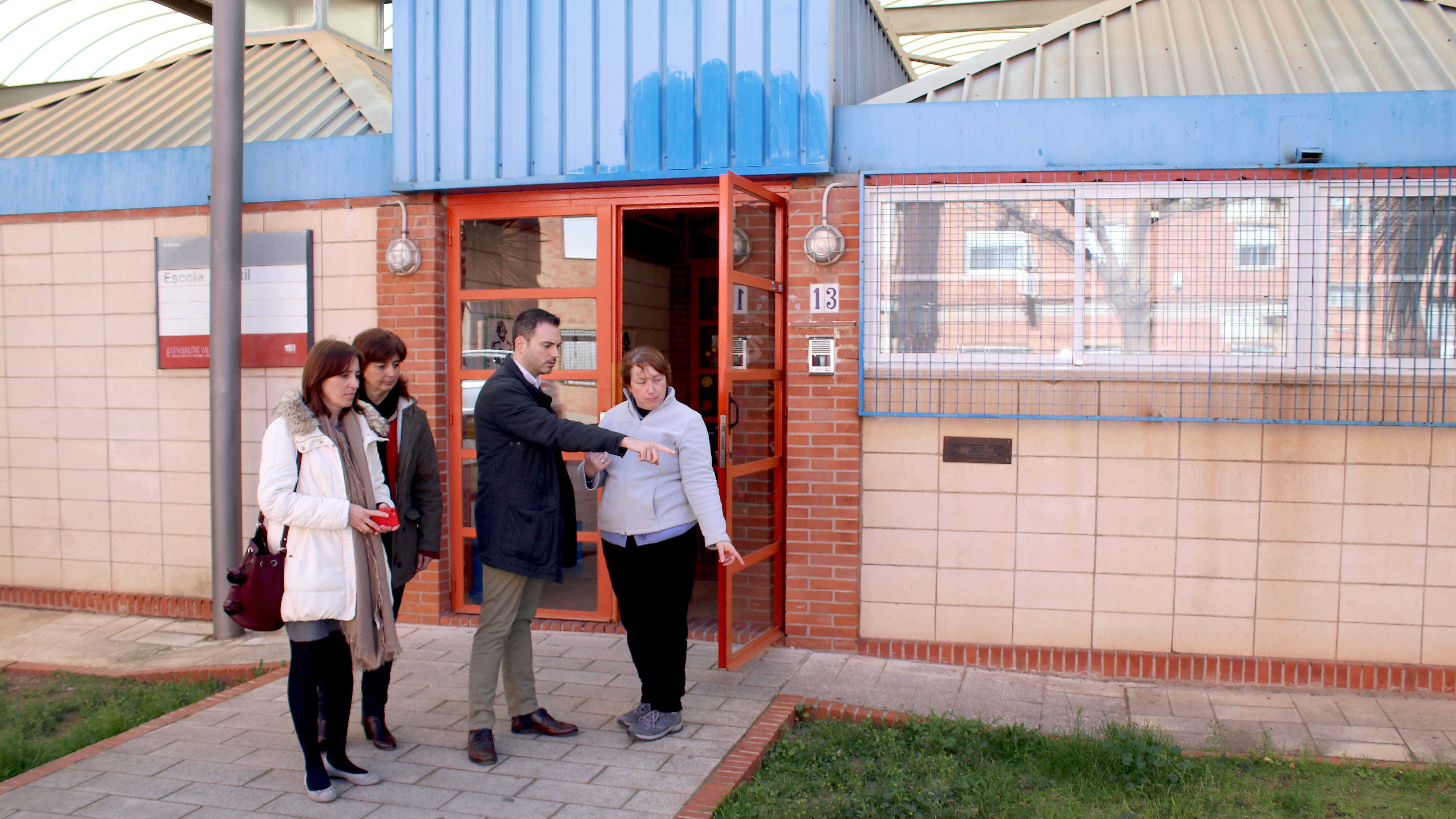 Ximo Huguet se compromete a facilitar el servicio de enfermería en los centros escolares de Onda