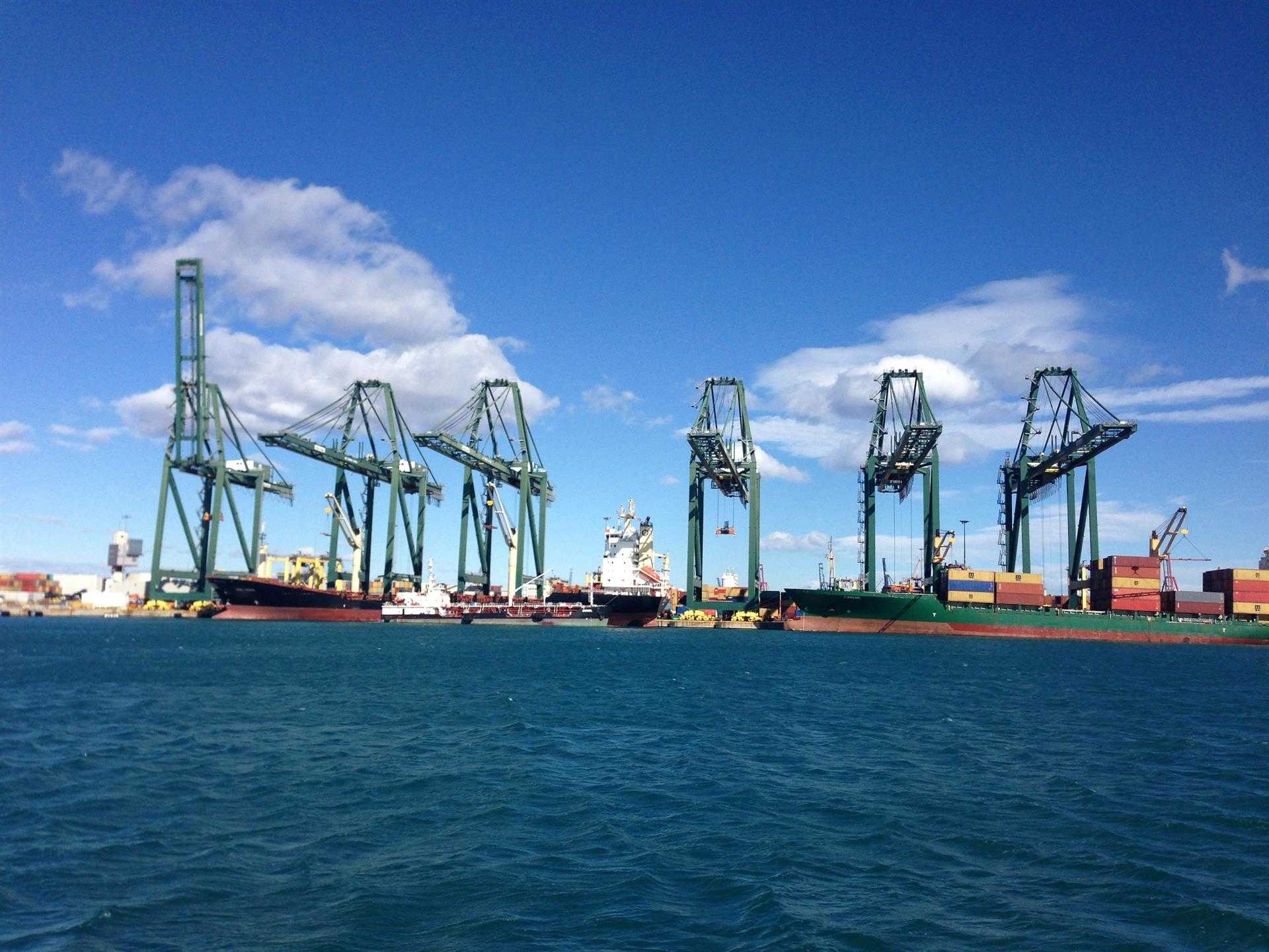 Grupo Moldtrans lanza un servicio de transporte marítimo que une el puerto de València con Dubái