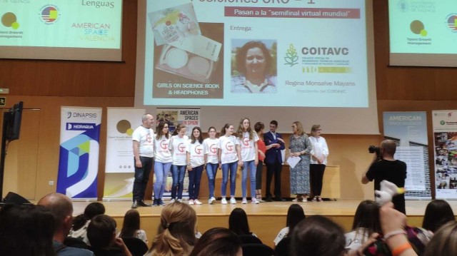 Cinco niñas castellonenses triunfan con su app de integración digital para personas mayores