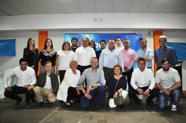 Pallarés (PP) presenta a su equipo en Sant Joan de Moró con el 