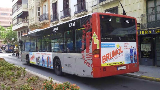Un bus nocturno conectará Alicante con el aeropuerto de El Altet a partir del lunes