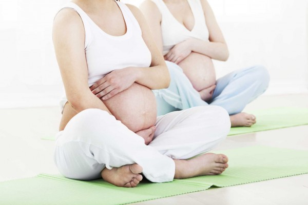 Investigadores no ven riesgos en la práctica del yoga durante el embarazo