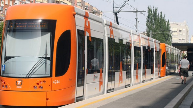 El TRAM de Alicante desplazó 902.208 viajeros el pasado mes de abril

