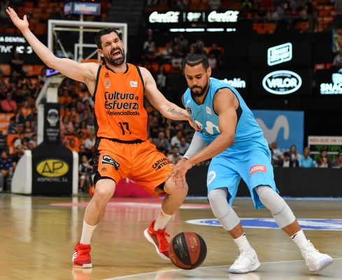 Apacible triunfo en la Fonteta ante un Estudiantes que se hunde más en el abismo (90-82)