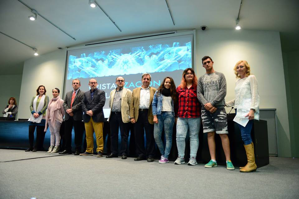 Alrededor de 1.700 alumnos de toda la Comunitat participan en un concurso sobre la utilidad de los cristales