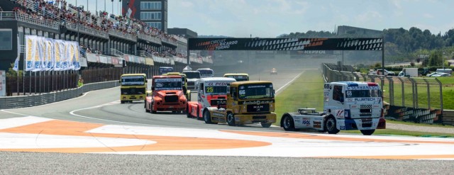 Doblete del madrileño Josy Vila en la Gran Carrera de Camiones de Valencia