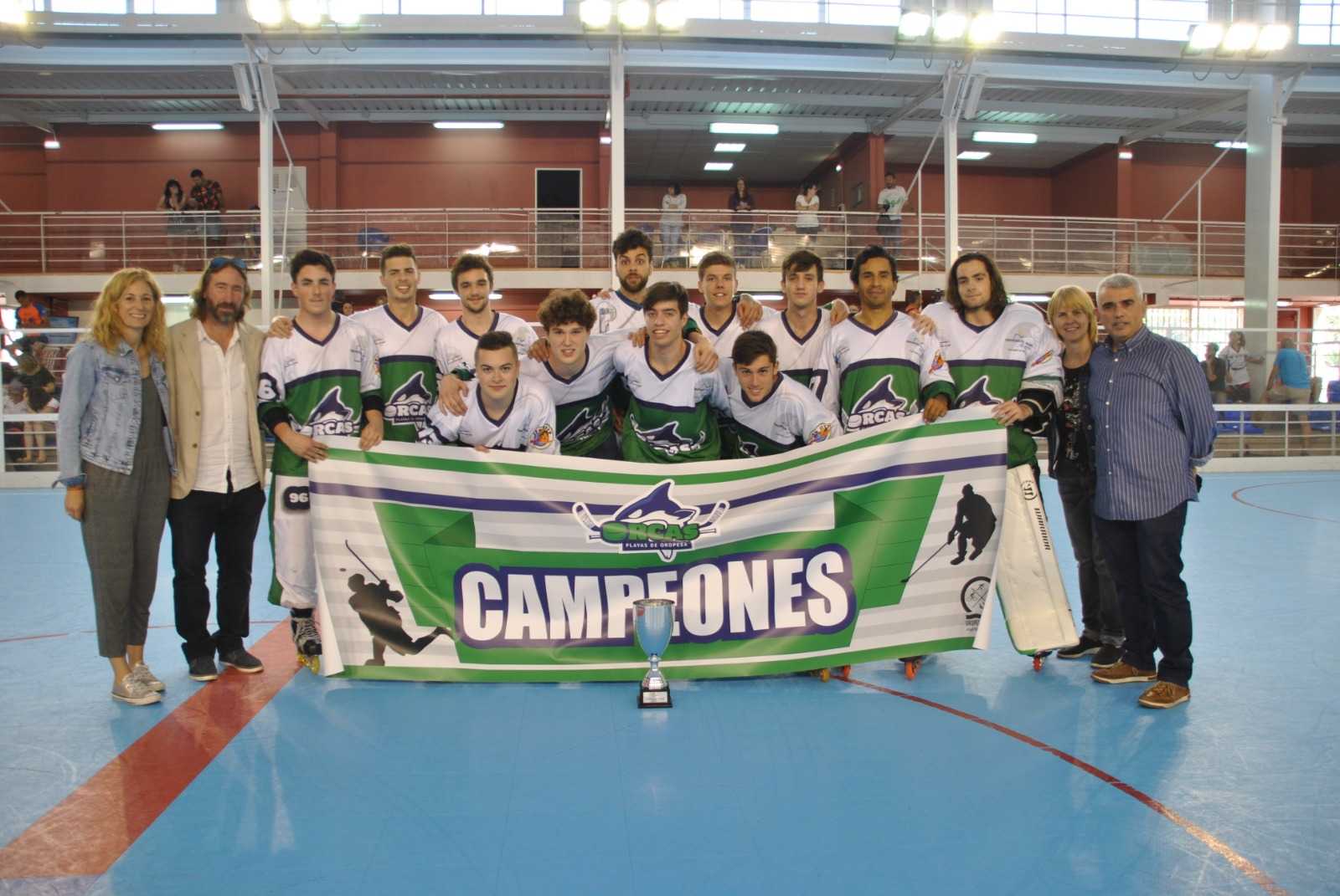 El HC Playas de Oropesa ya tiene en casa la copa de campeón de Liga