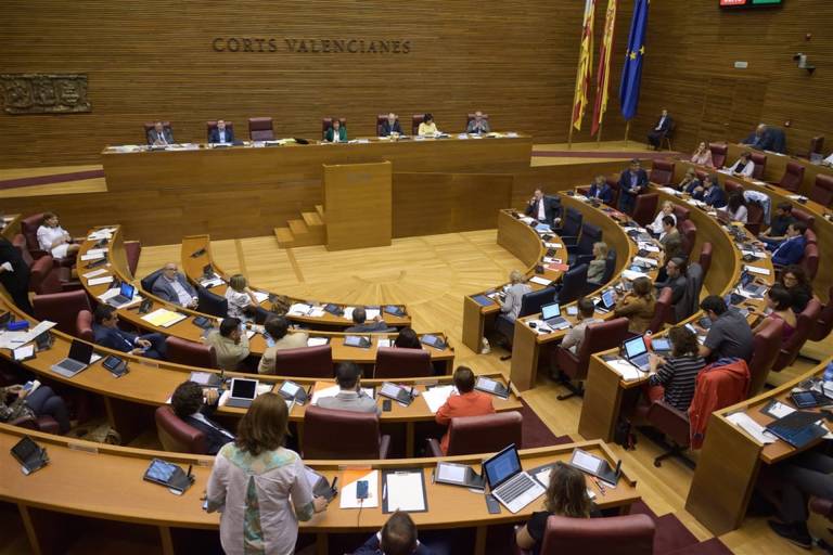Les Corts de la décima legislatura: 53 caras nuevas y una media de 46 años