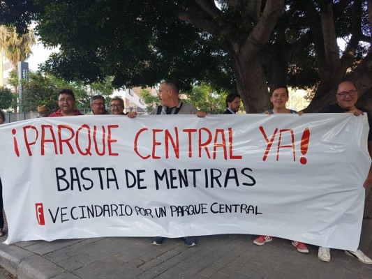 Los vecinos abren 'la campaña electoral' con la exigencia del Parque Central en Renfe