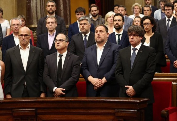 El Parlament llama a derrotar al terrorismo desde 