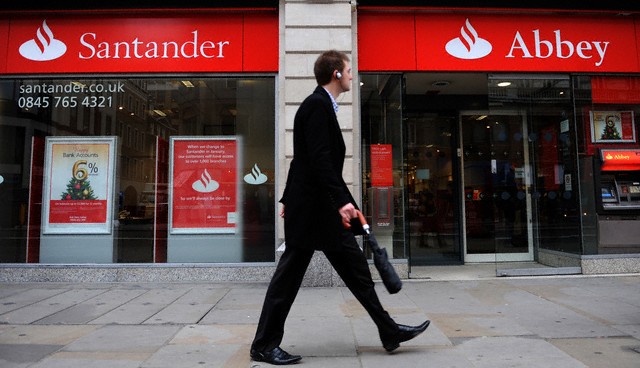 Banco Santander sigue dándole a la máquina de papel: su filial británica coloca 1.000 millones en cédulas 