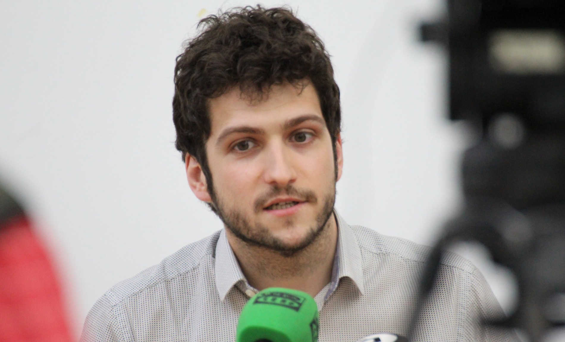 Podem consultará a sus bases si debe entrar en el Consell… tras haber asegurado que lo hará