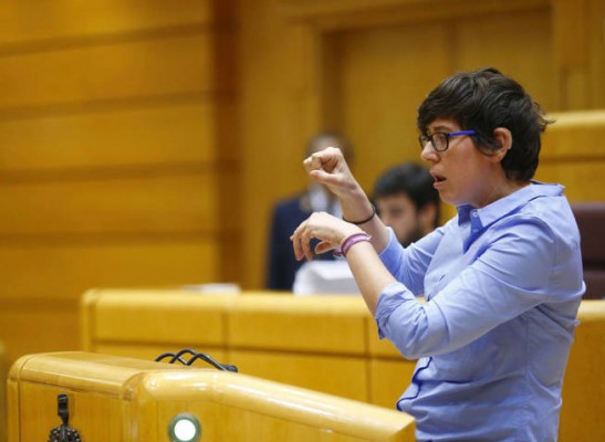
Pilar Lima pide a Les Corts dos intérpretes de lengua de signos para trabajar 
