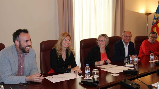 El Tram contará con una nueva parada en La Farola que financiarán Consell y Ayuntamiento 
