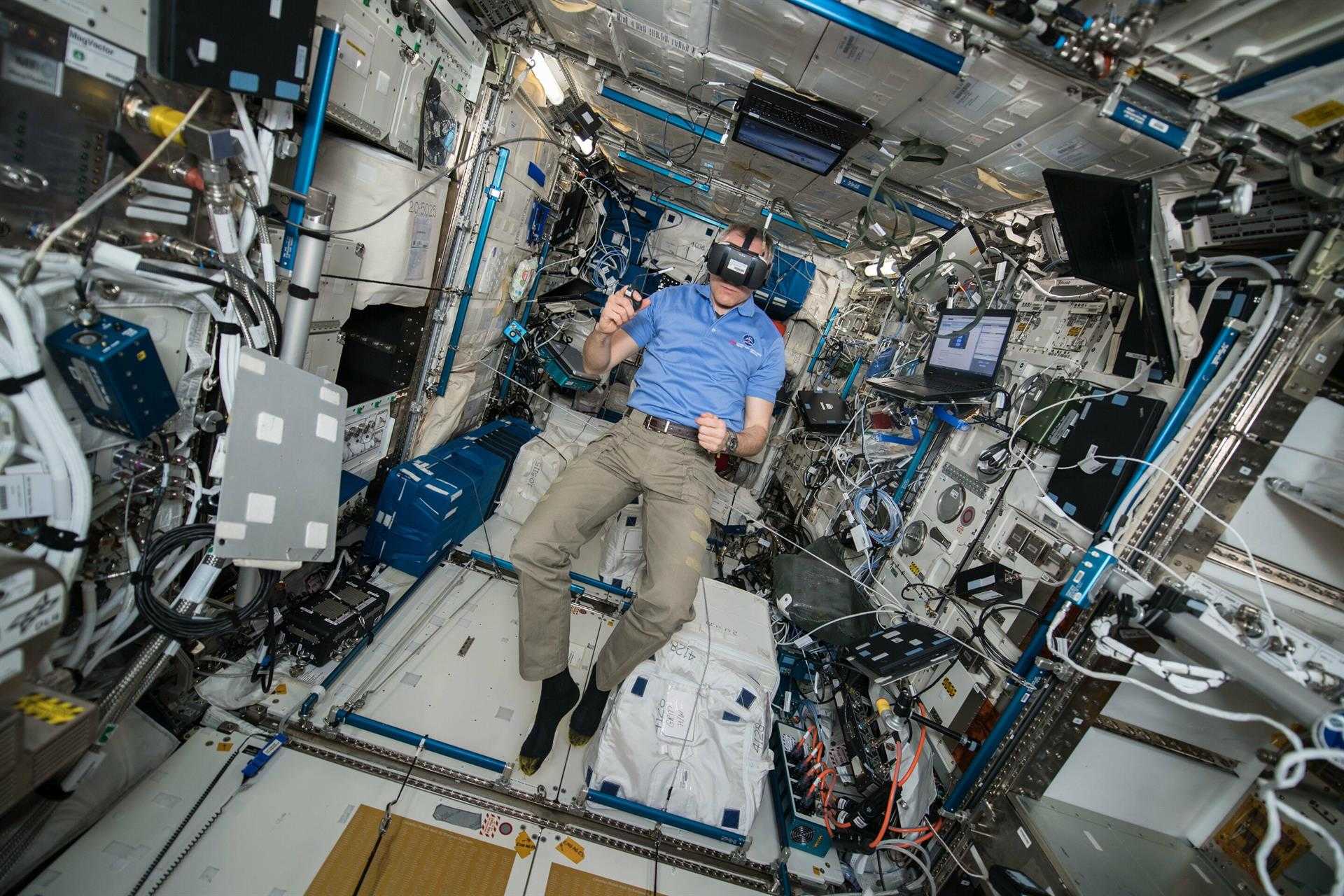 Los astronautas experimentan mayor riesgo de hernia de disco invertebral y dolor lumbar