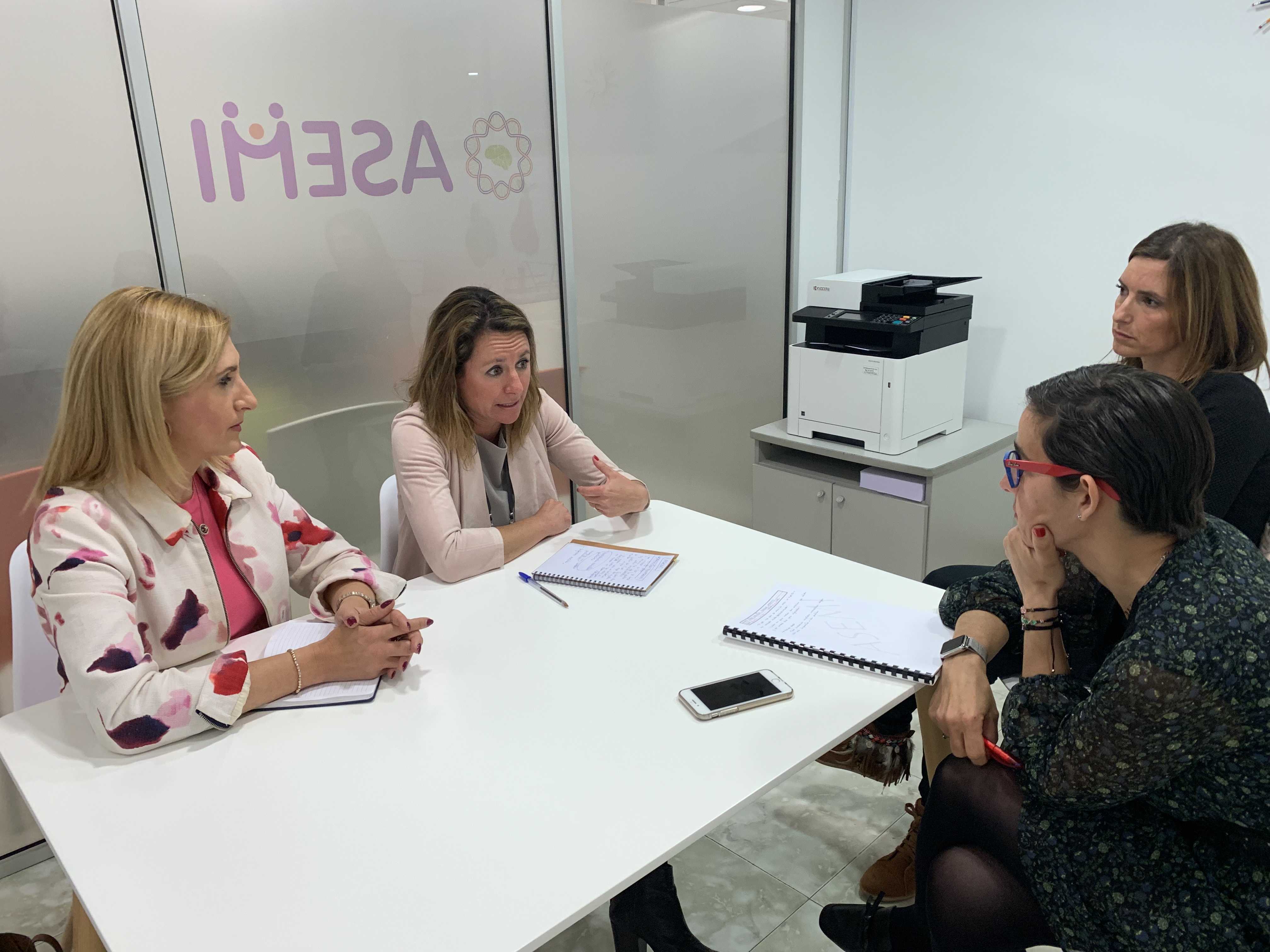Carrasco (PP) se compromete a crear la ventanilla única para facilitar los trámites a grupos sociales  