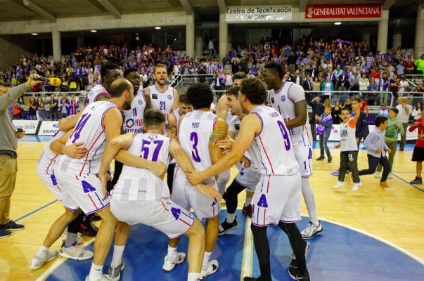 El Lucentum cierra seis años de penitencia con el ascenso a la Leb Oro

