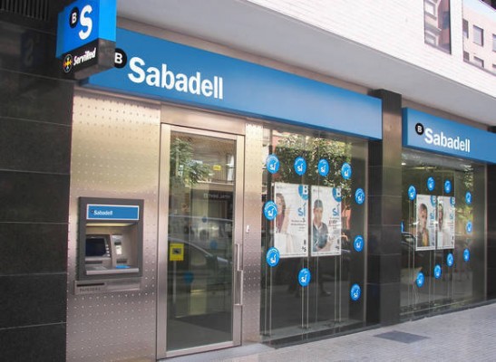 La gran banca española ingresó 5.300 millones por comisiones hasta marzo