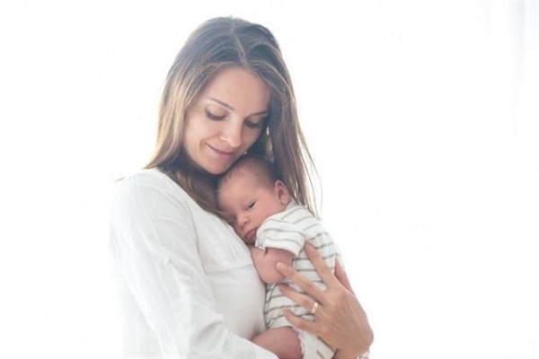 Cuatro de cada diez madres solas con hijos a cargo vive en riesgo de pobreza en la Comunitat