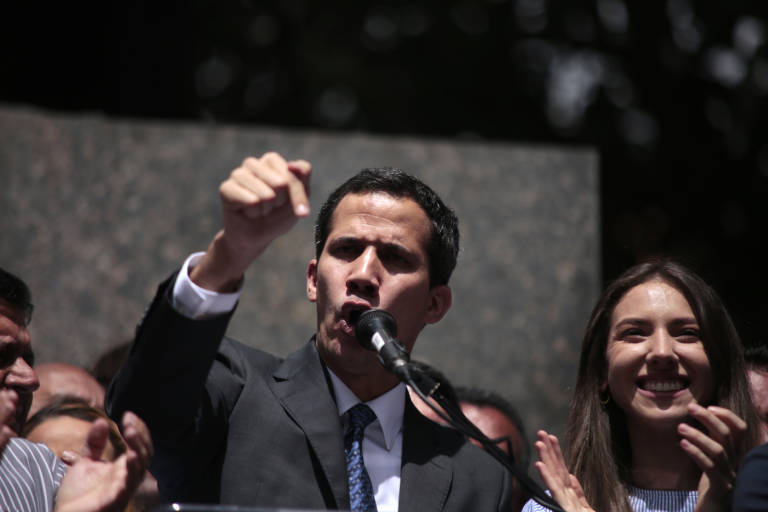 Guaidó insta a los venezolanos a concentrarse frente a los cuarteles para que se desvinculen del régimen