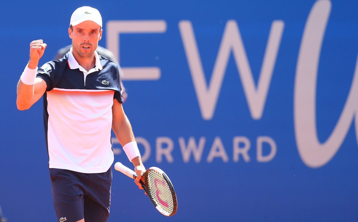 Bautista remonta ante el argentino Pella y accede a semifinales en Múnich (4-6, 6-4, 6-0)