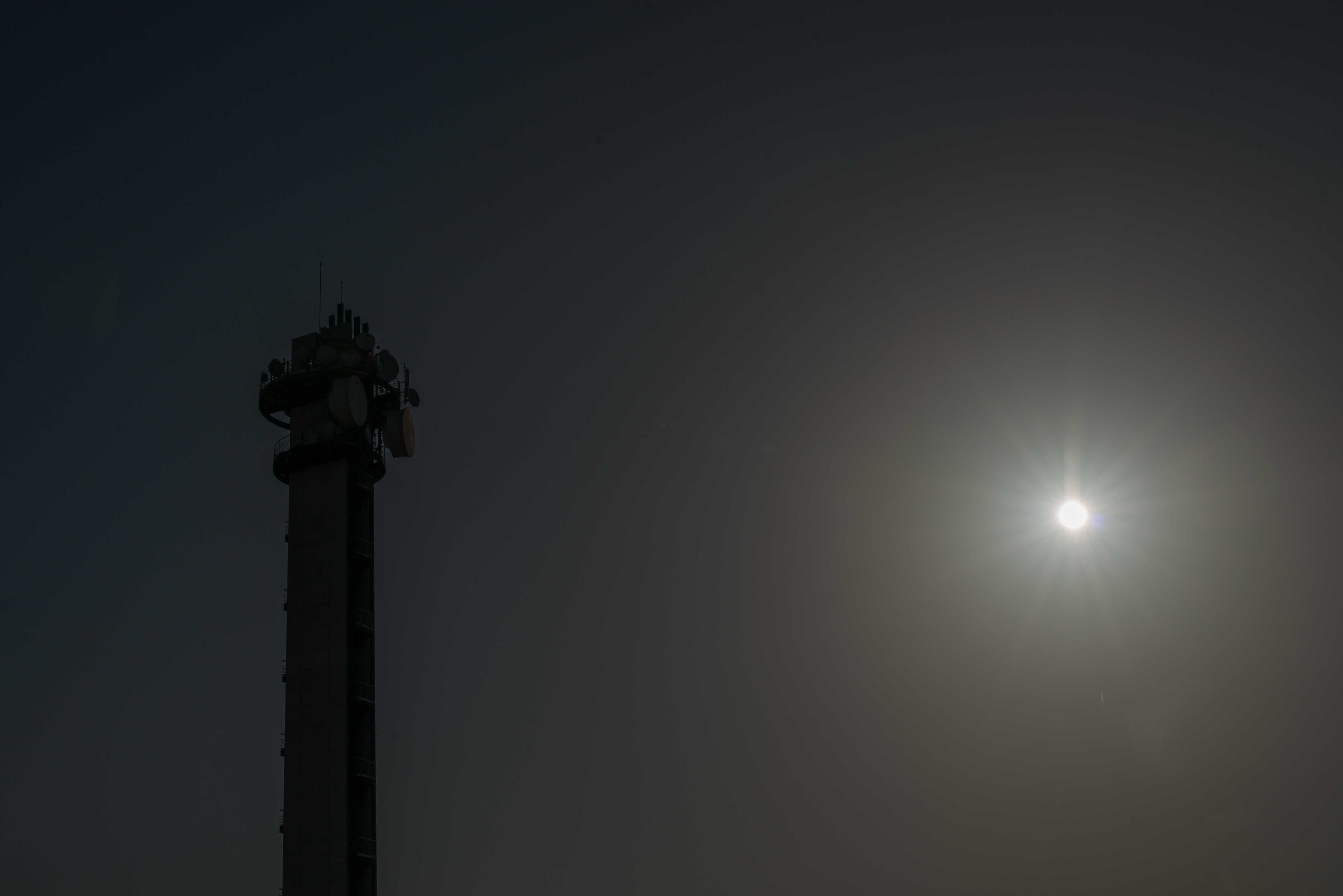 La torre del edificio de À Punt en Burjassot. Foto: KIKE TABERNER - 